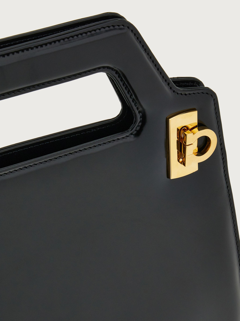 Wanda North-South top handle 7