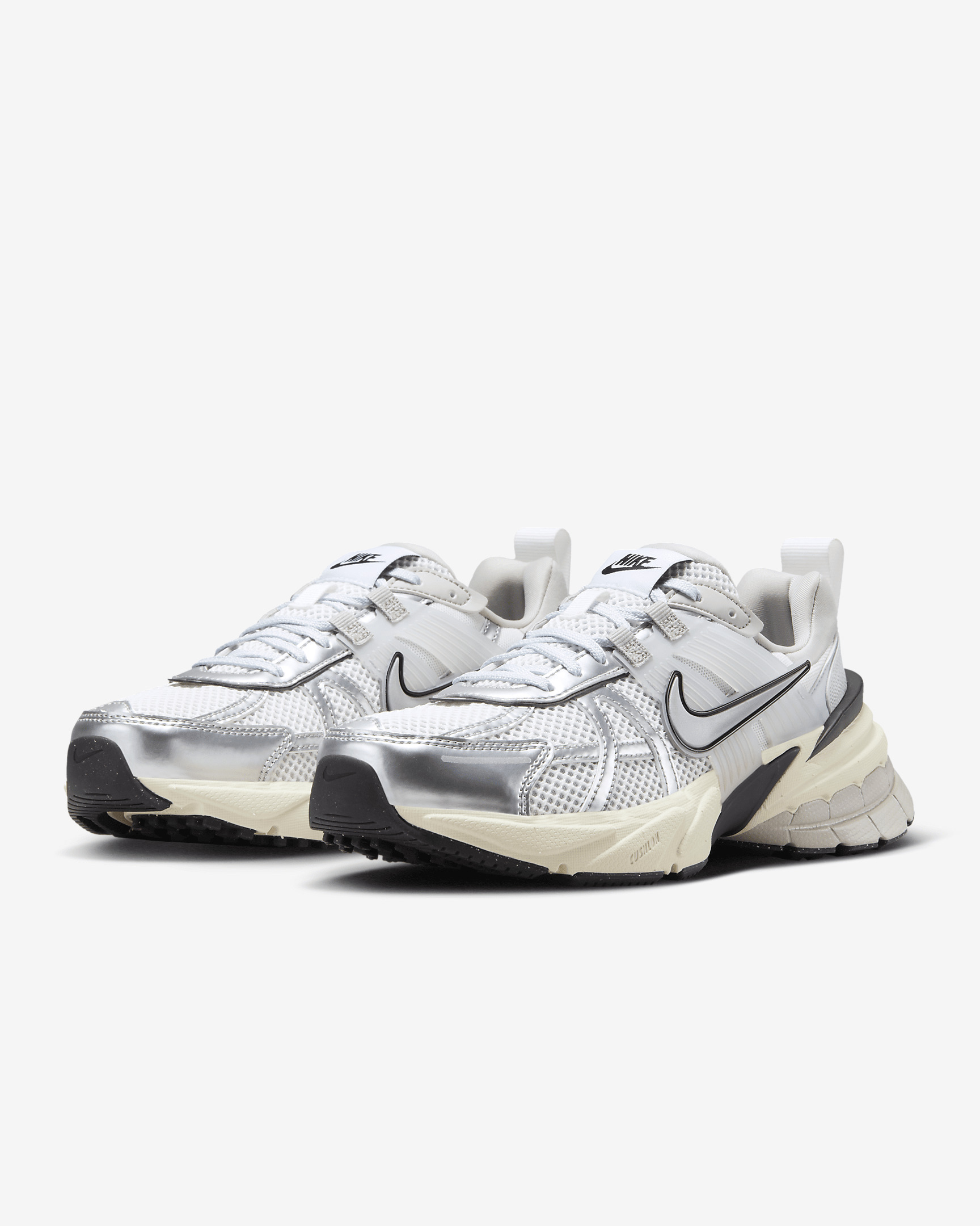 Nike V2K Run Shoes - 6