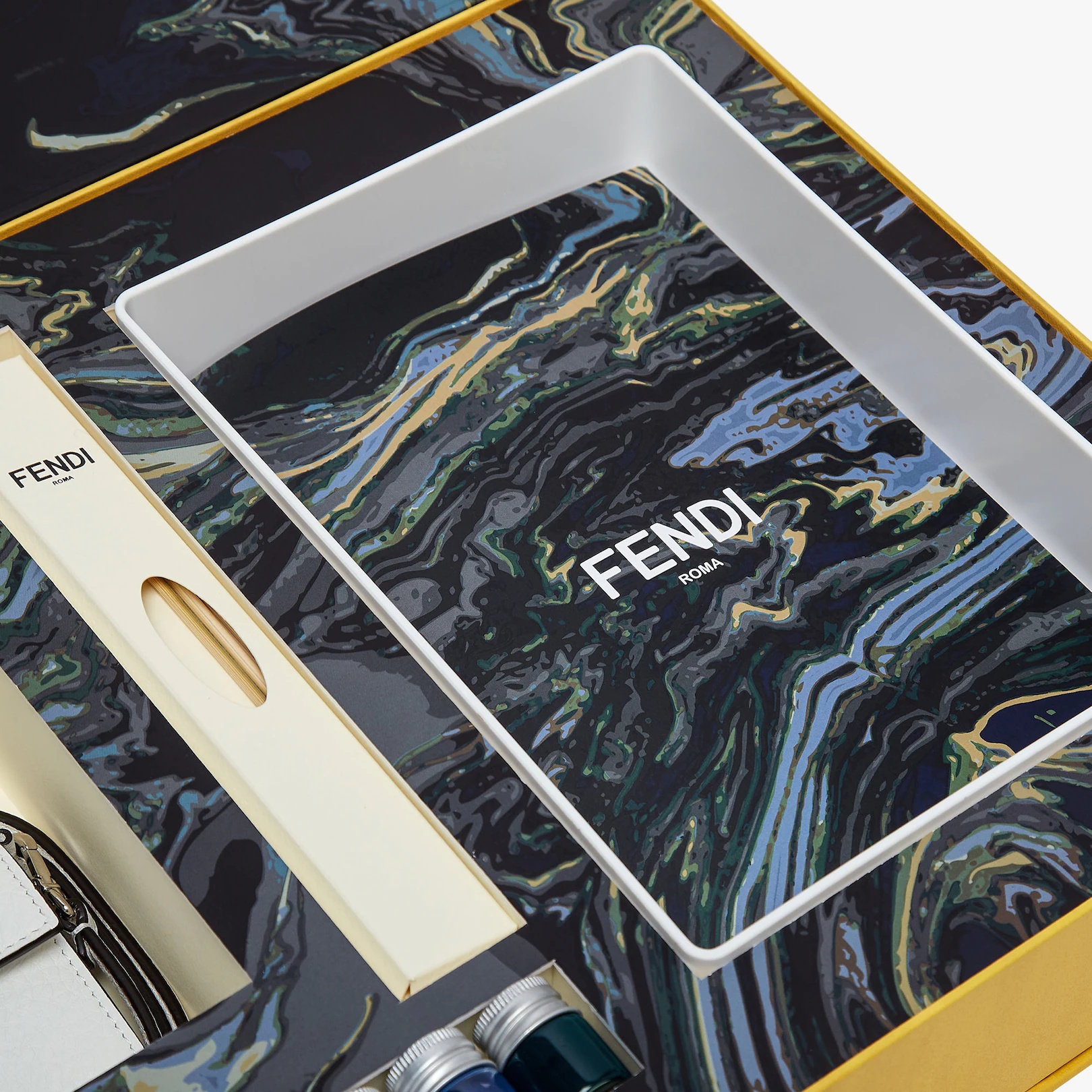 Leather bag with Fendi marbling kit - 5