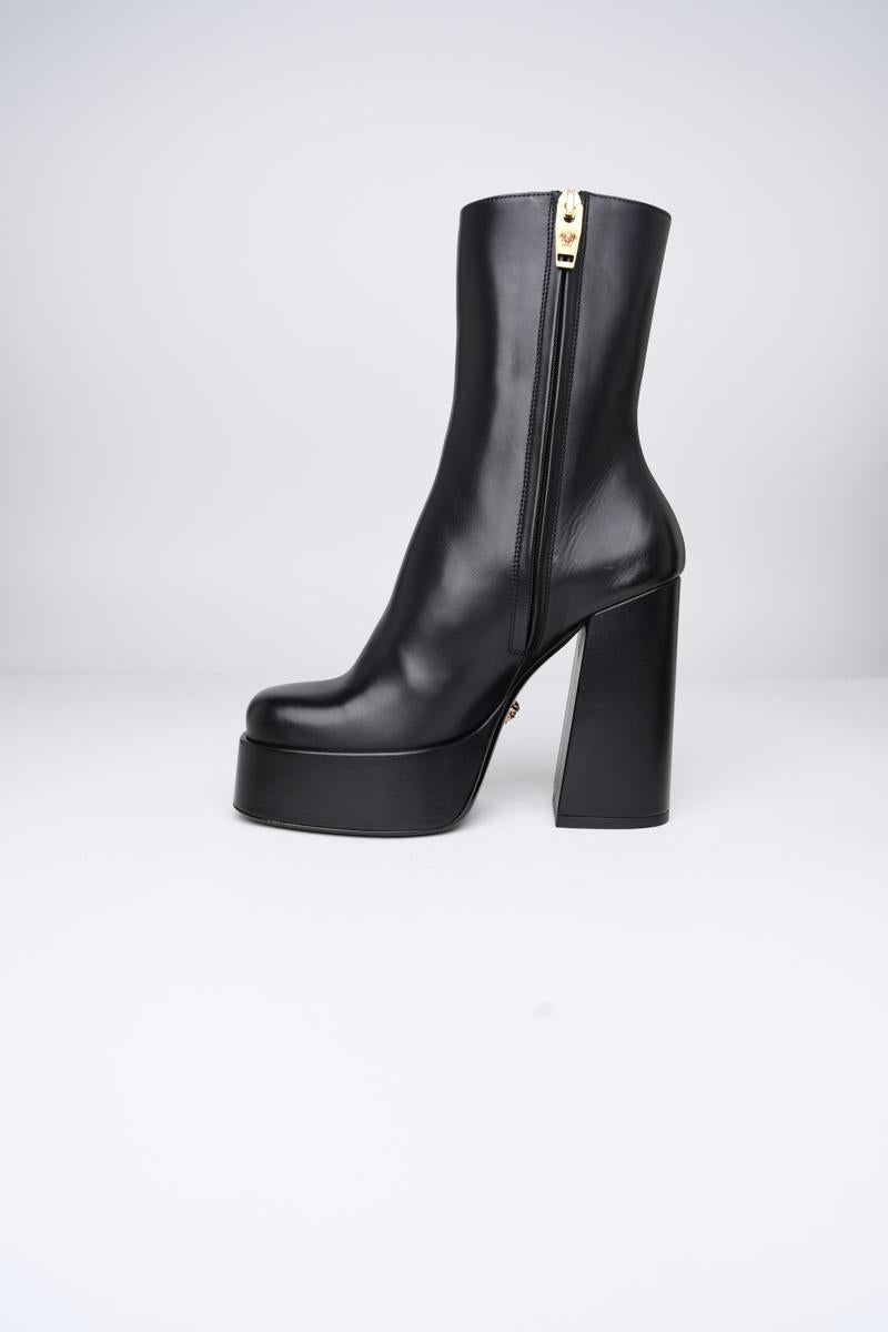 VERSACE BLACK LEATHER BOOTS - 3