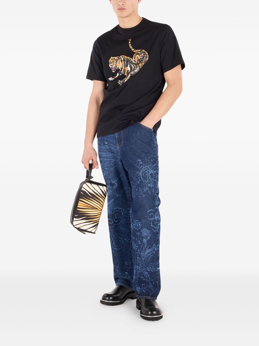 graphic-print T-shirt - 2