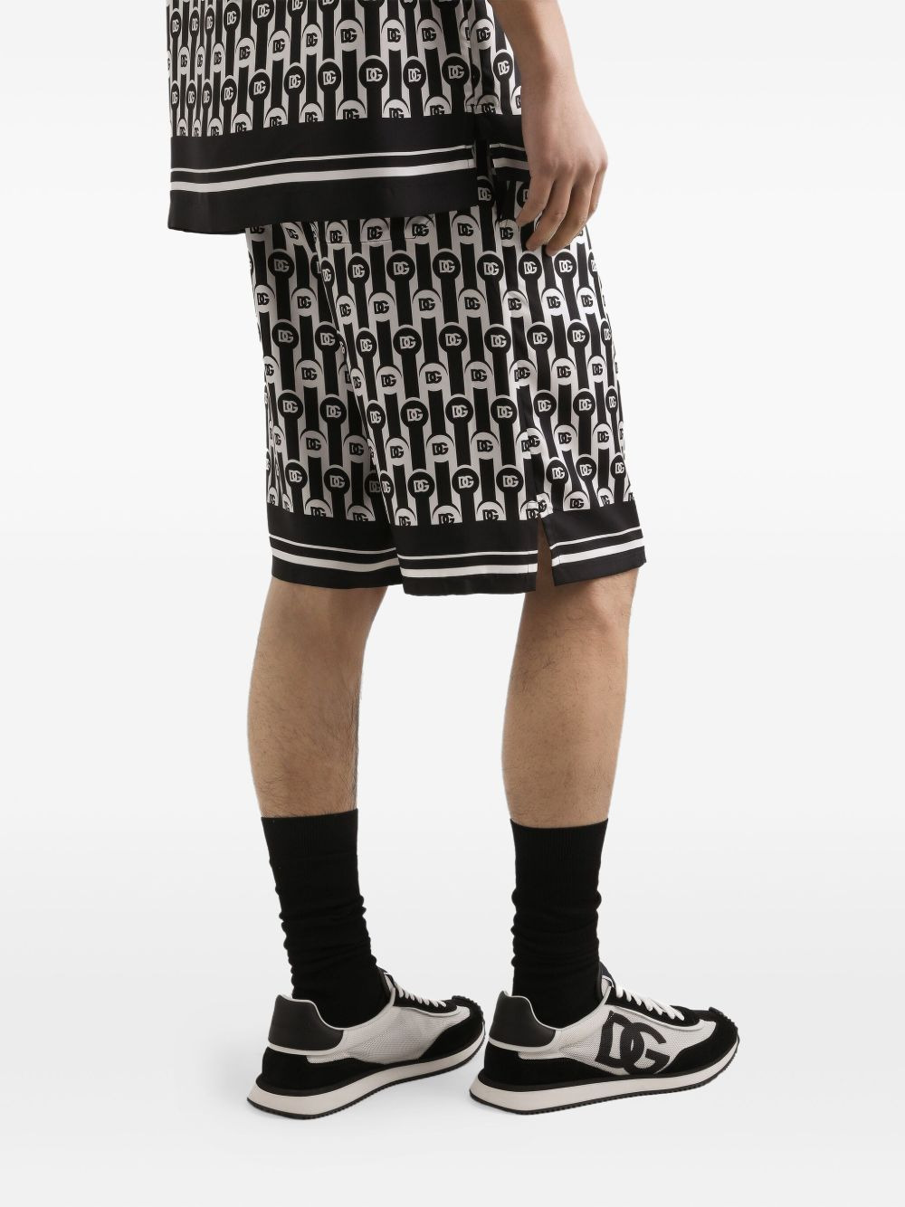 logo-print patterned shorts - 5