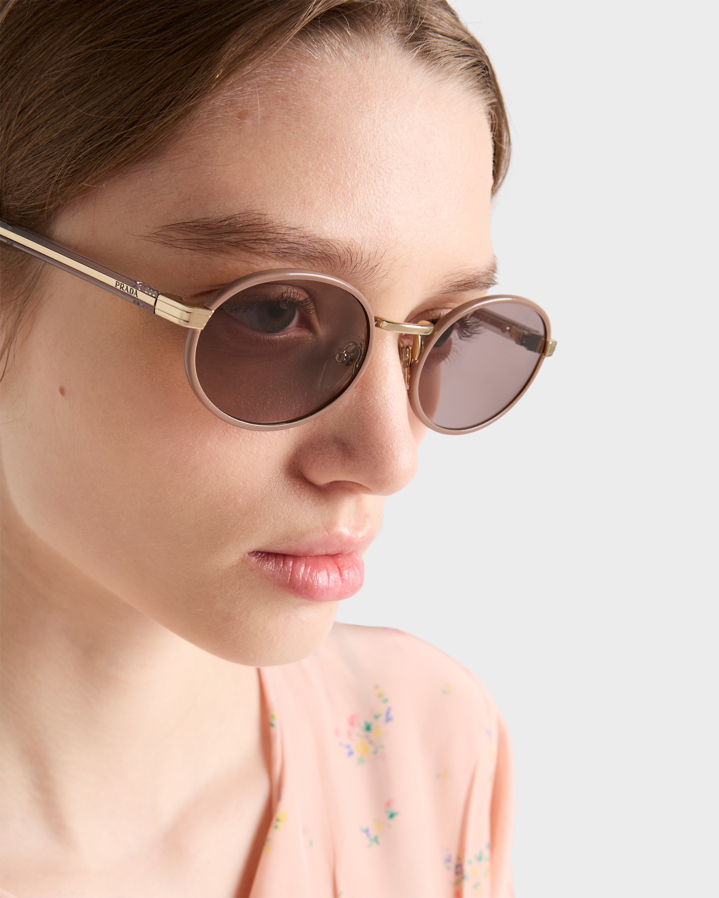 Prada sunglasses with the iconic l plaque サングラス Lenses Ardesia Crist Prada sunglasses with the iconic metal