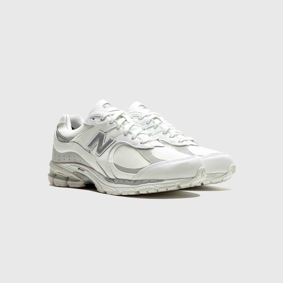 New Balance M2002RXM 