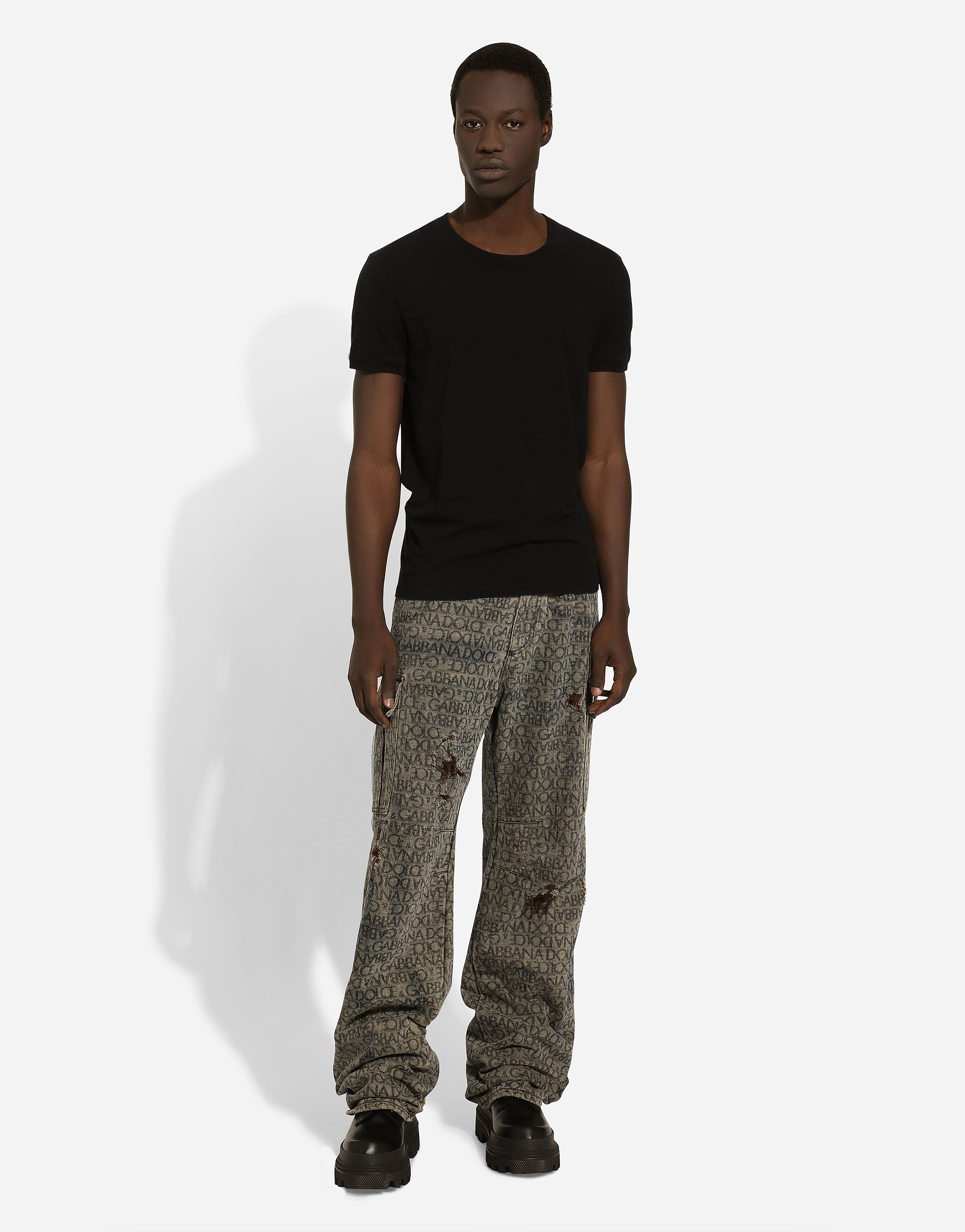 Gray denim cargo jeans with laser-etched logo - 2
