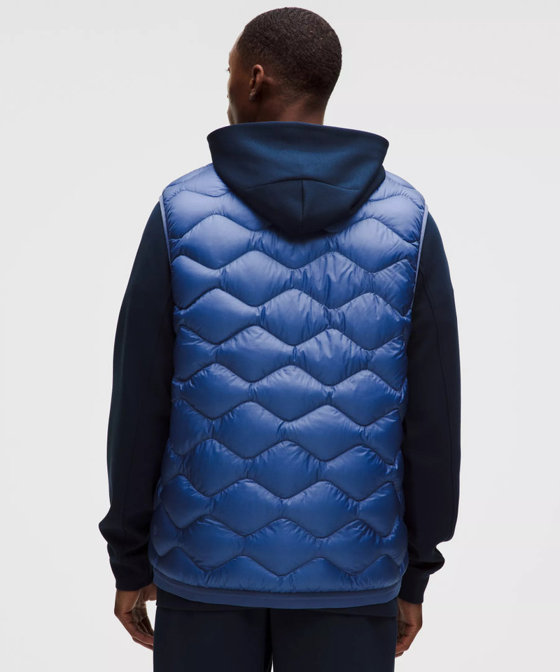 Men's Featherweight 900-Down-Fill Quilted Vest 3