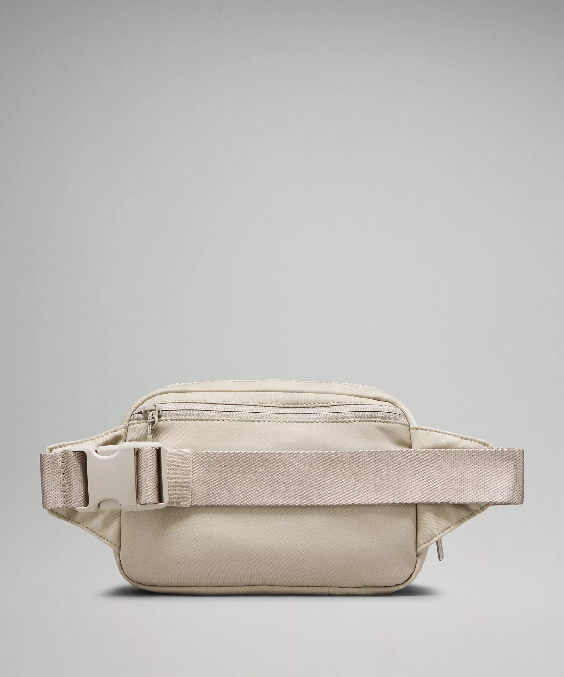 Everywhere Belt Bag Large with Long Strap 2L - 3