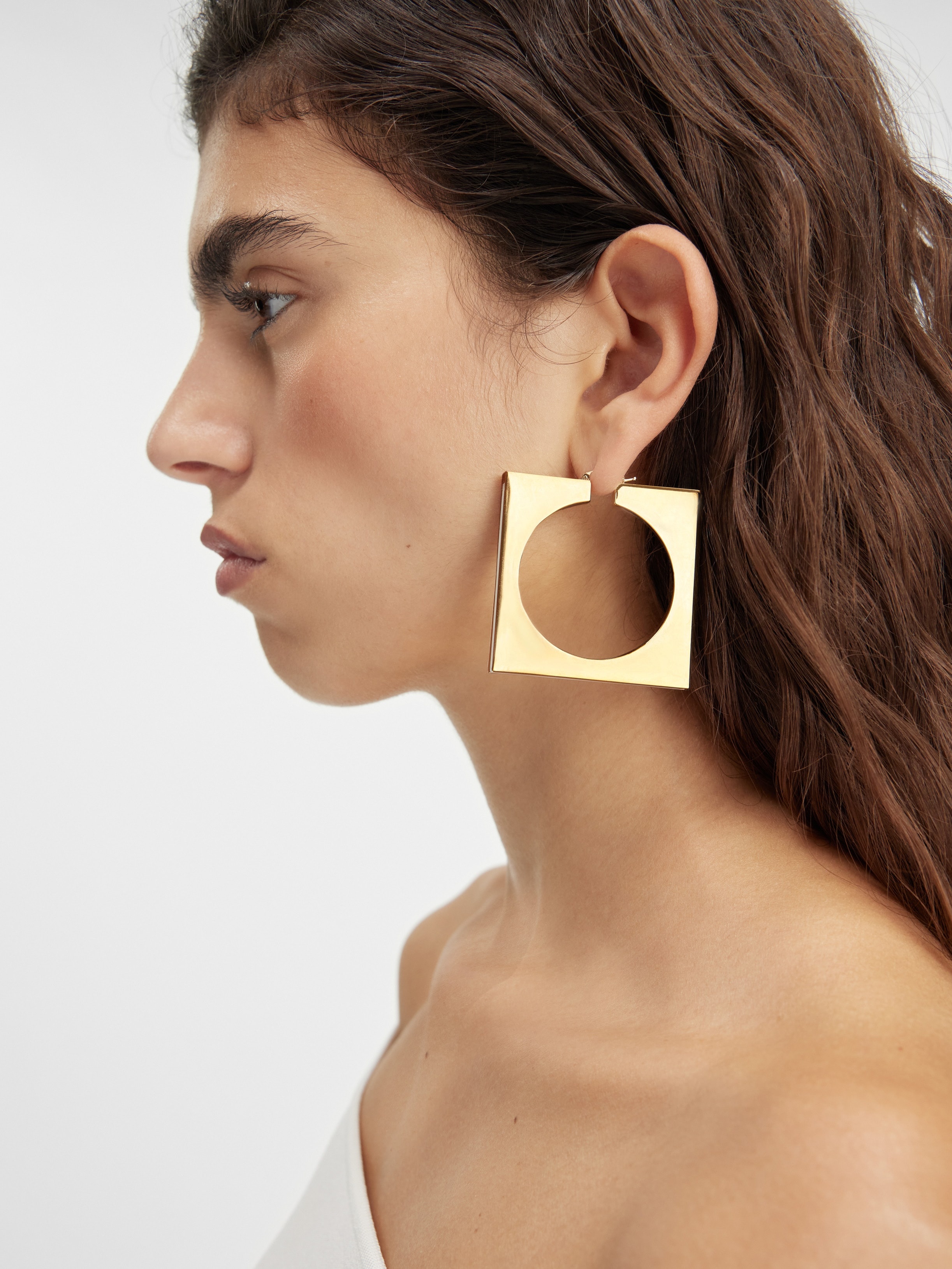 人気！JACQUEMUS ゴールド Les creoles Rond Carre ピアス Jacquemus Les Boucles Rond Carre Earrings, Light Gold