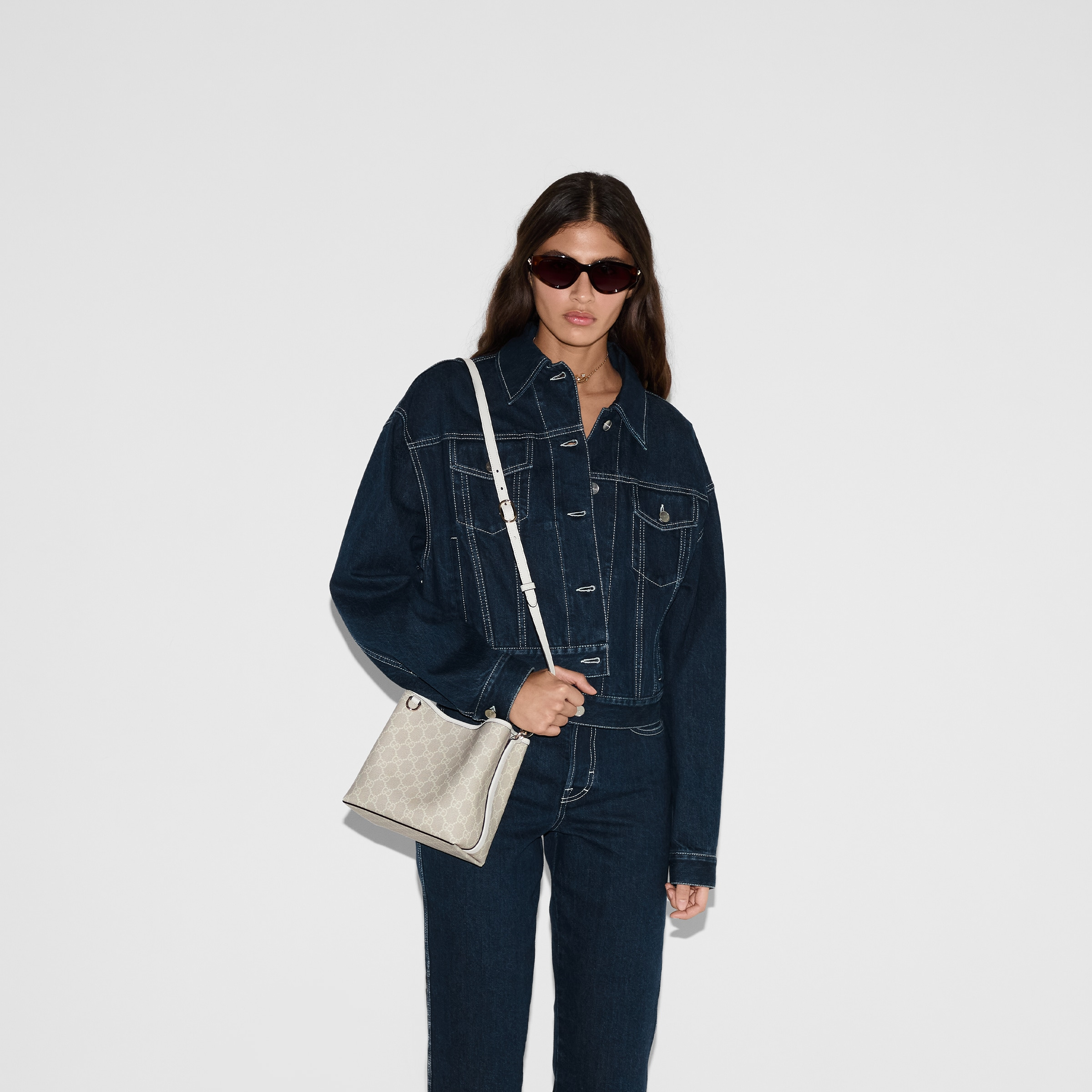 GG Emblem mini bucket bag - 4