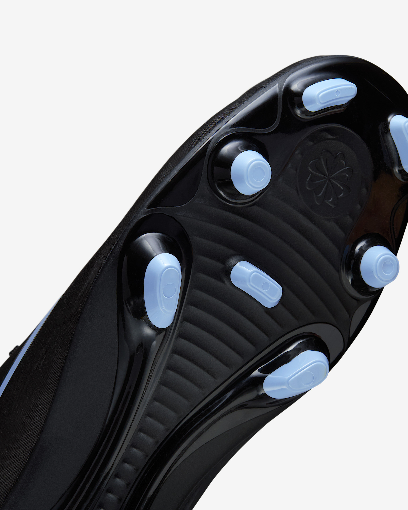 Nike Mercurial Vapor 16 Club Multi-Ground Low-Top Soccer Cleats - 7