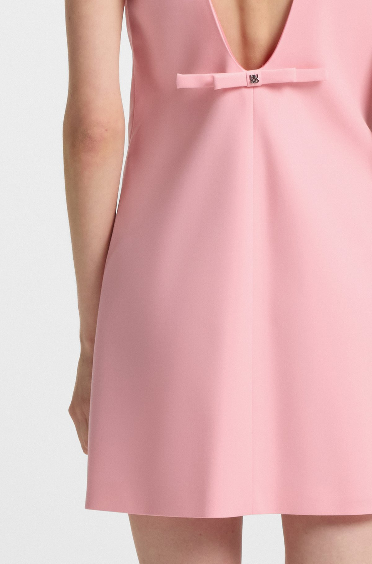 SHIFT DRESS WITH LOW-CUT BACK AND BOW DETAIL - 6