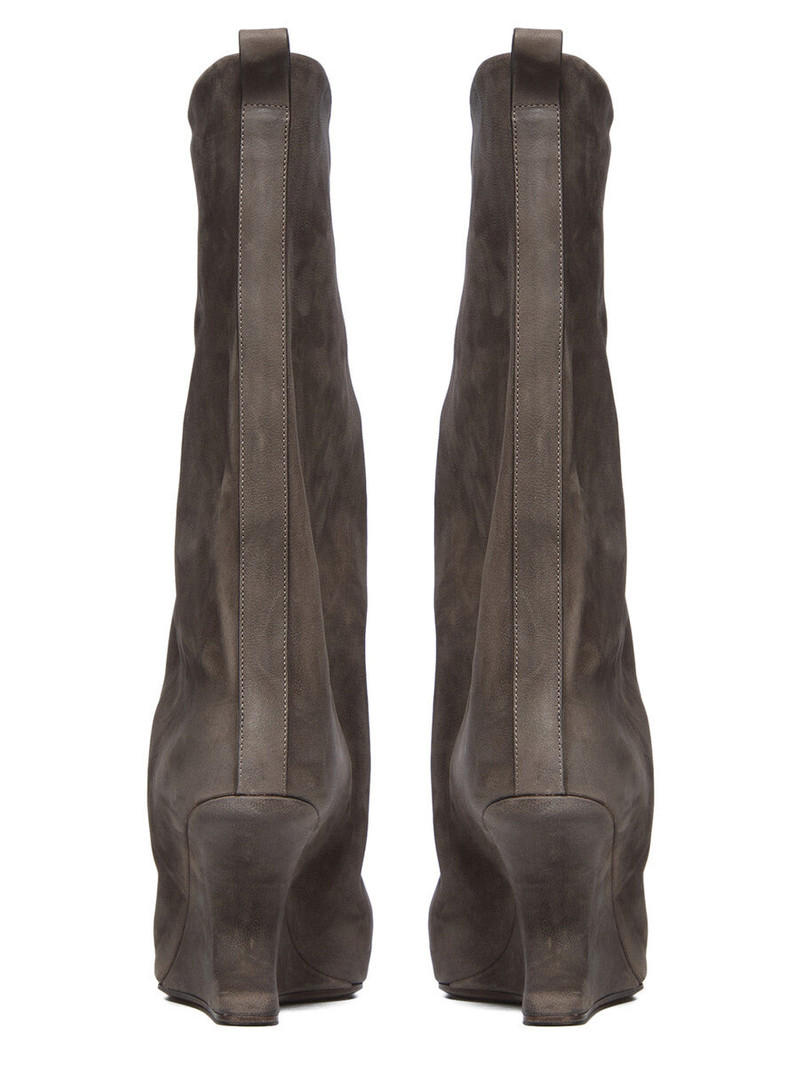 pointed-toe leather boots 4