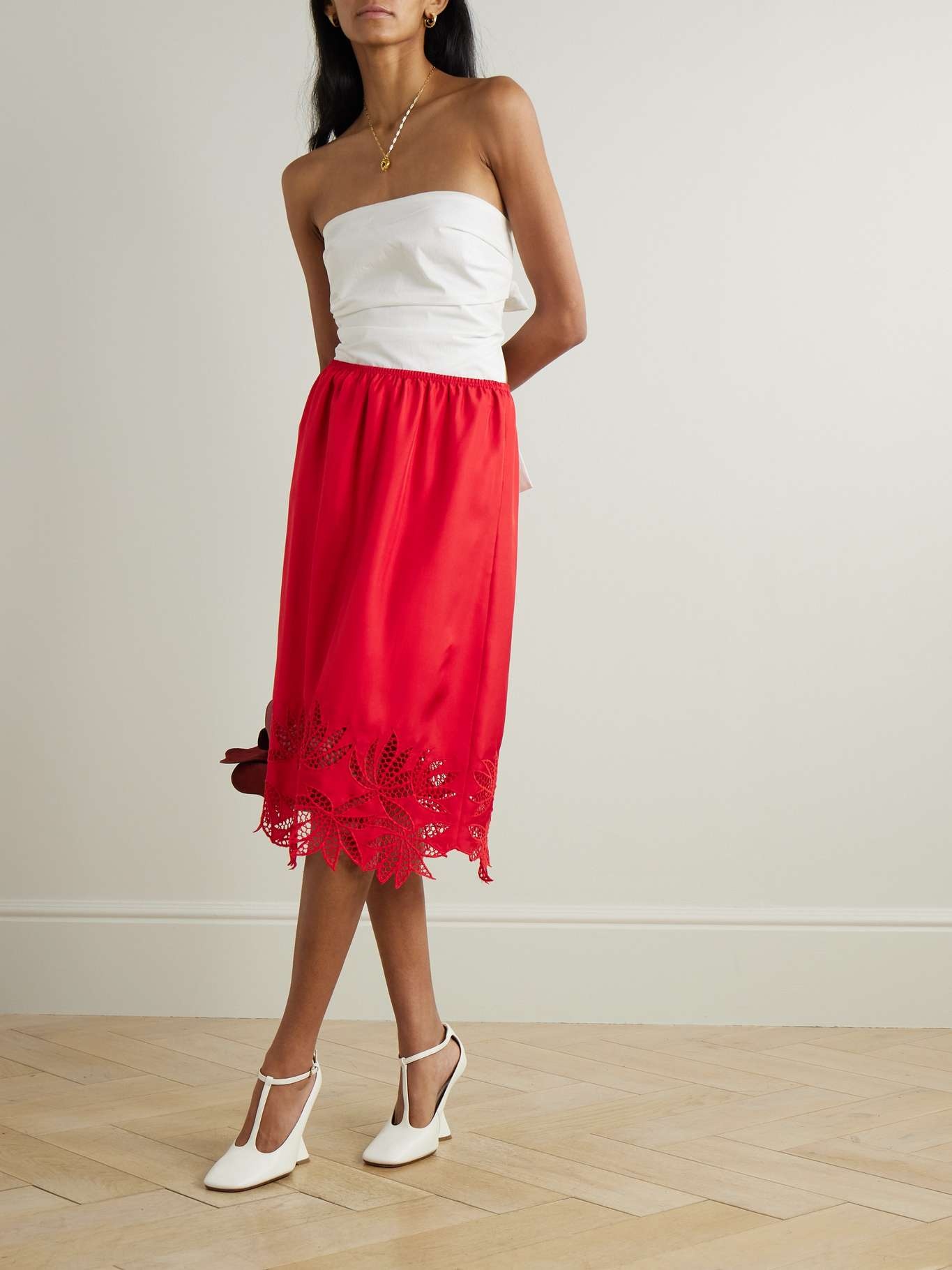 Coverley crocheted silk-satin midi skirt Red - 2