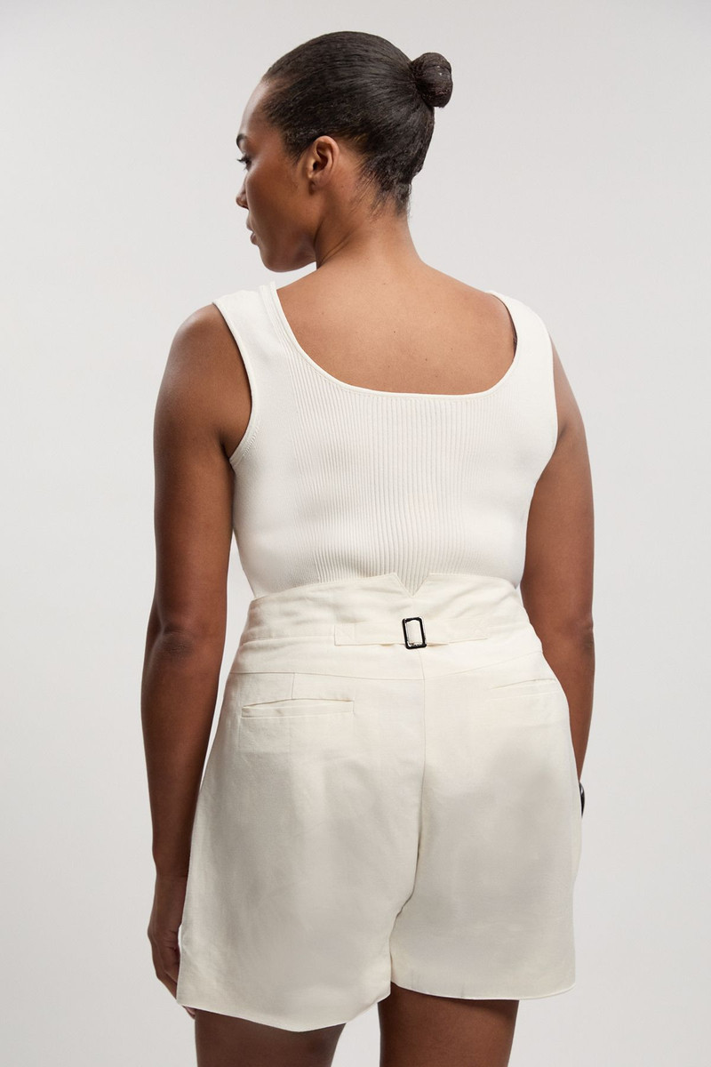 Plus Size Viscose Linen Woven Pocket Detail Short 3