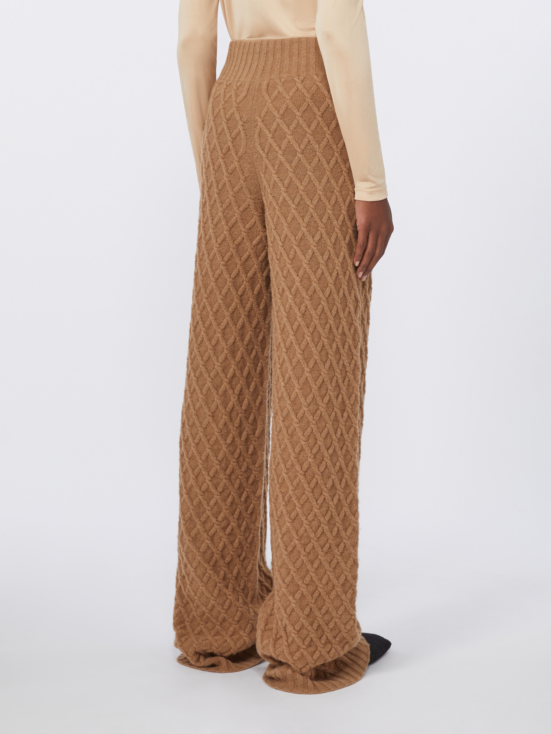 PEVERA Long, camel-yarn trousers - 4