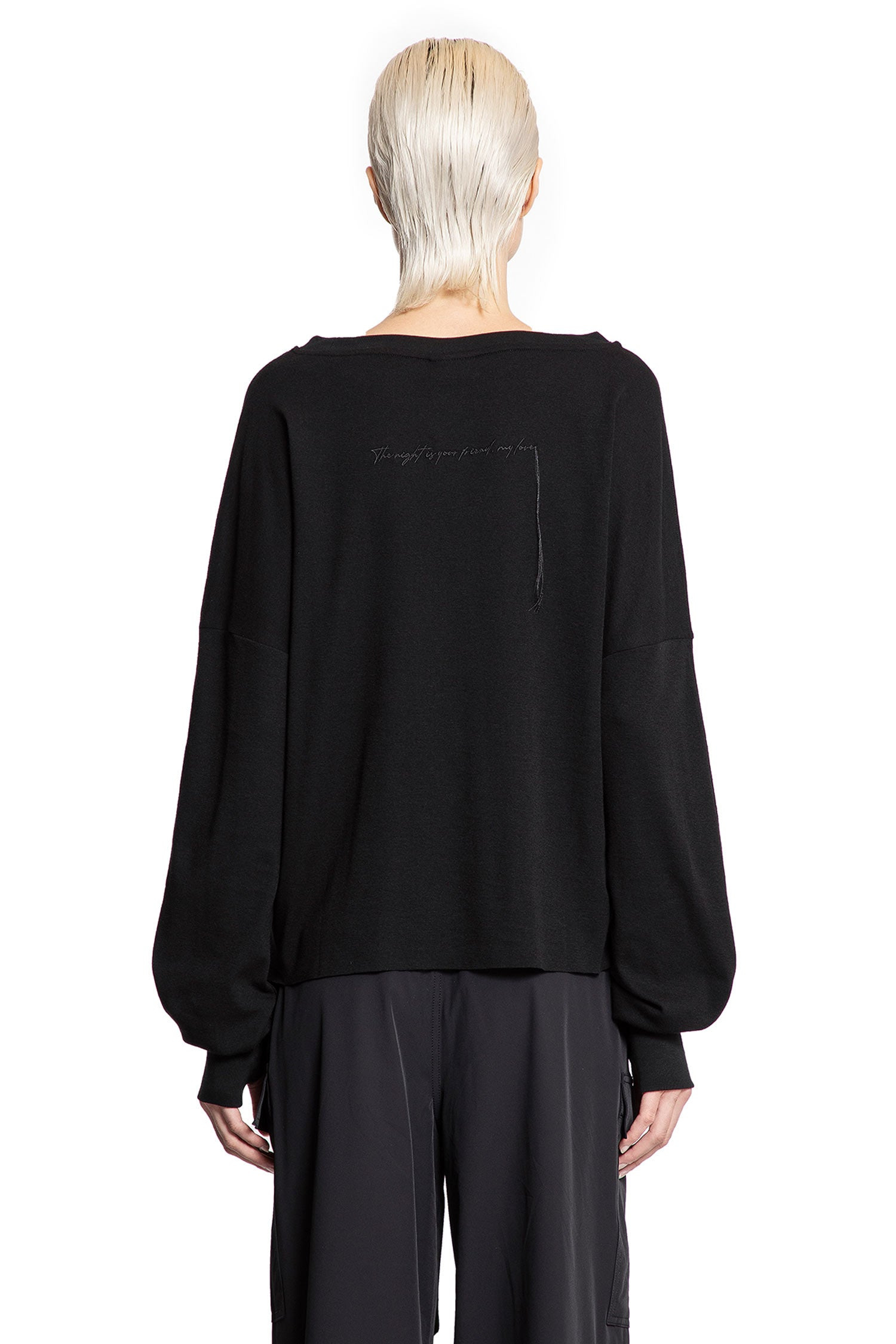 Long-Sleeve-Top-With-Hand-Gaiters - 3