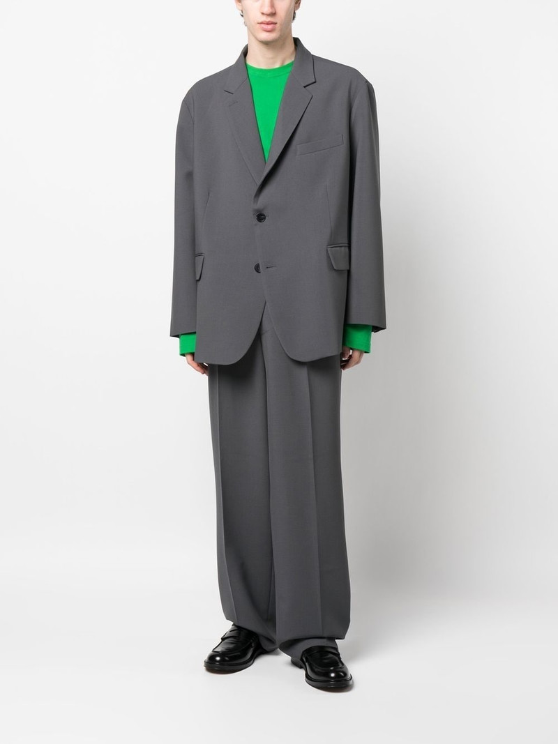 The Frankie Shop boxy single-breasted blazer outlook