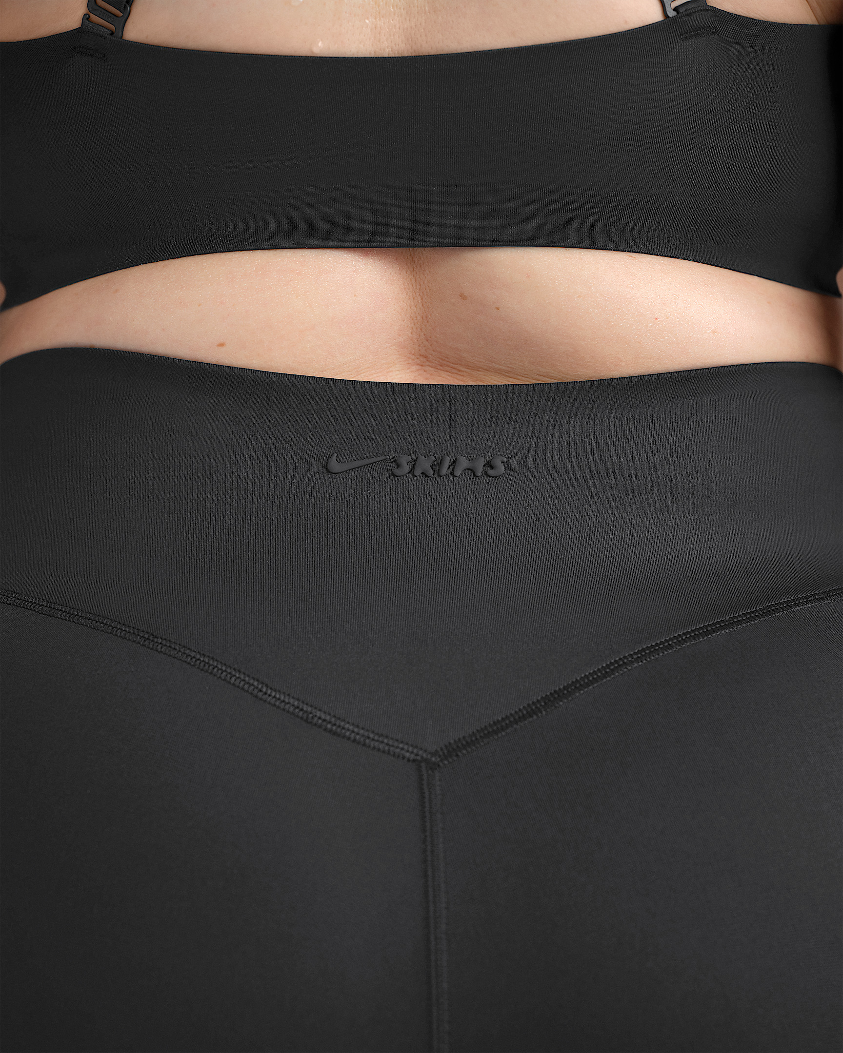 NikeSKIMS Matte Women's High-Waisted Slim Flared Leggings - 10