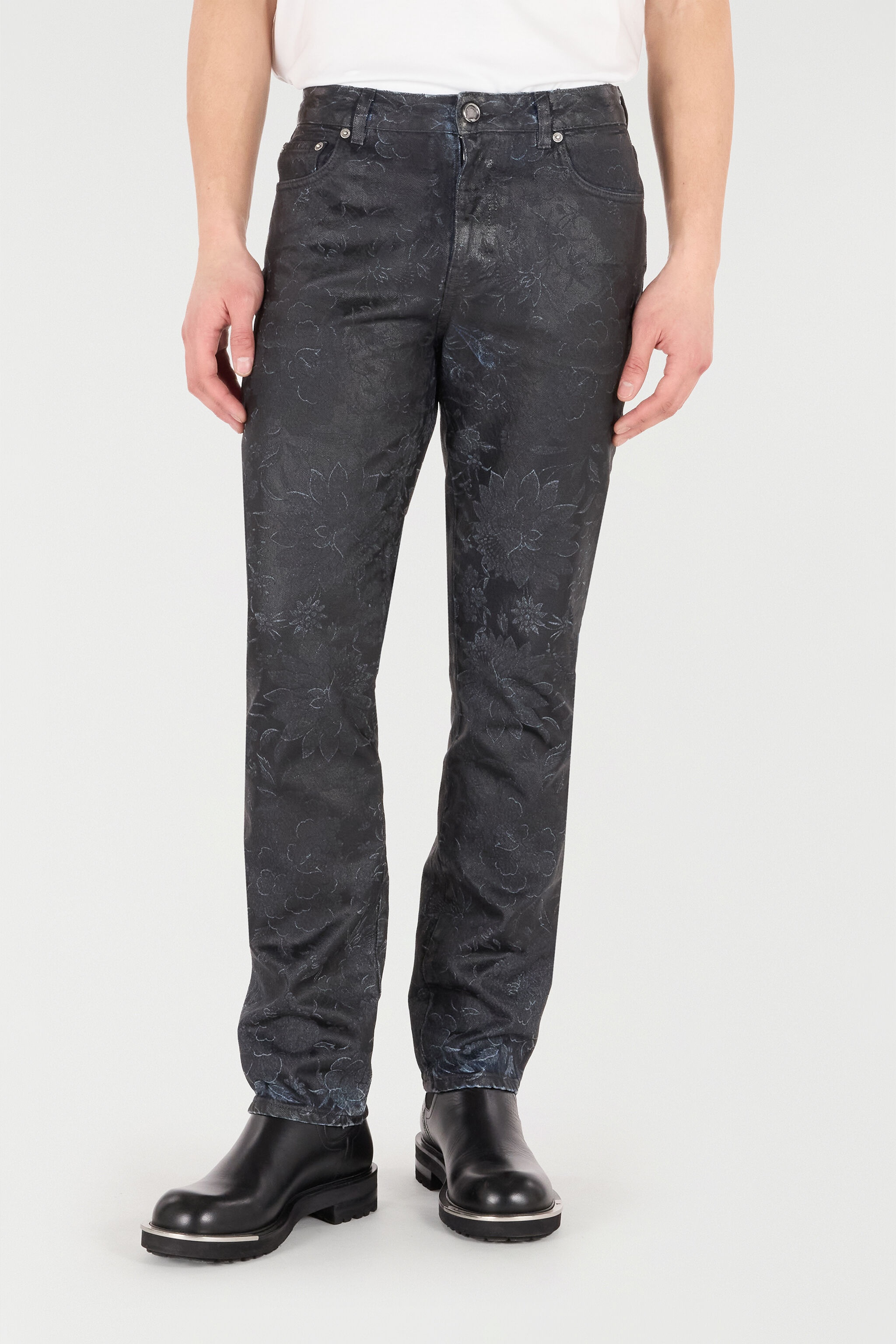 Jeans With Floral Pattern And Discoloration - 3