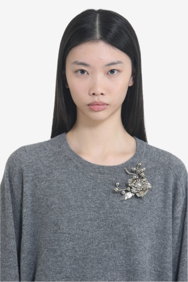 FLOWER-SHAPED METAL BROOCH 1