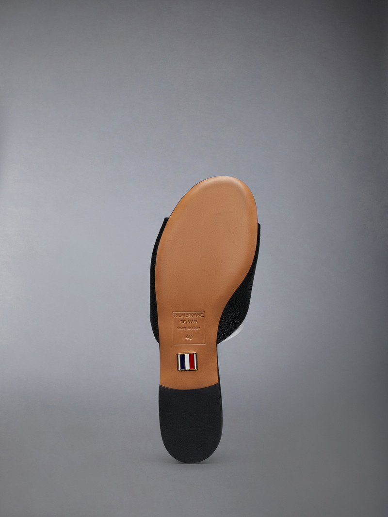 PEBBLE GRAIN BOW CLAQUETTE 6