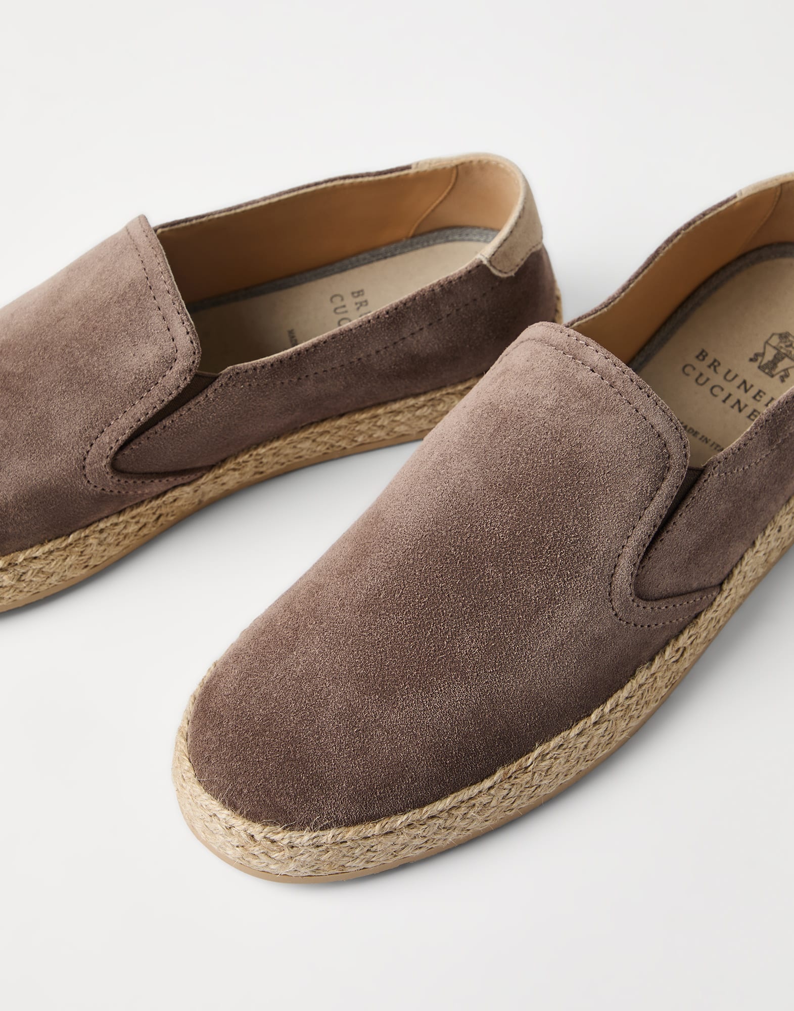 Brunello Cucinelli MP828SM689C9185 関税送料込 Brunello Cucinelli Washed suede slip-ons with rope insert