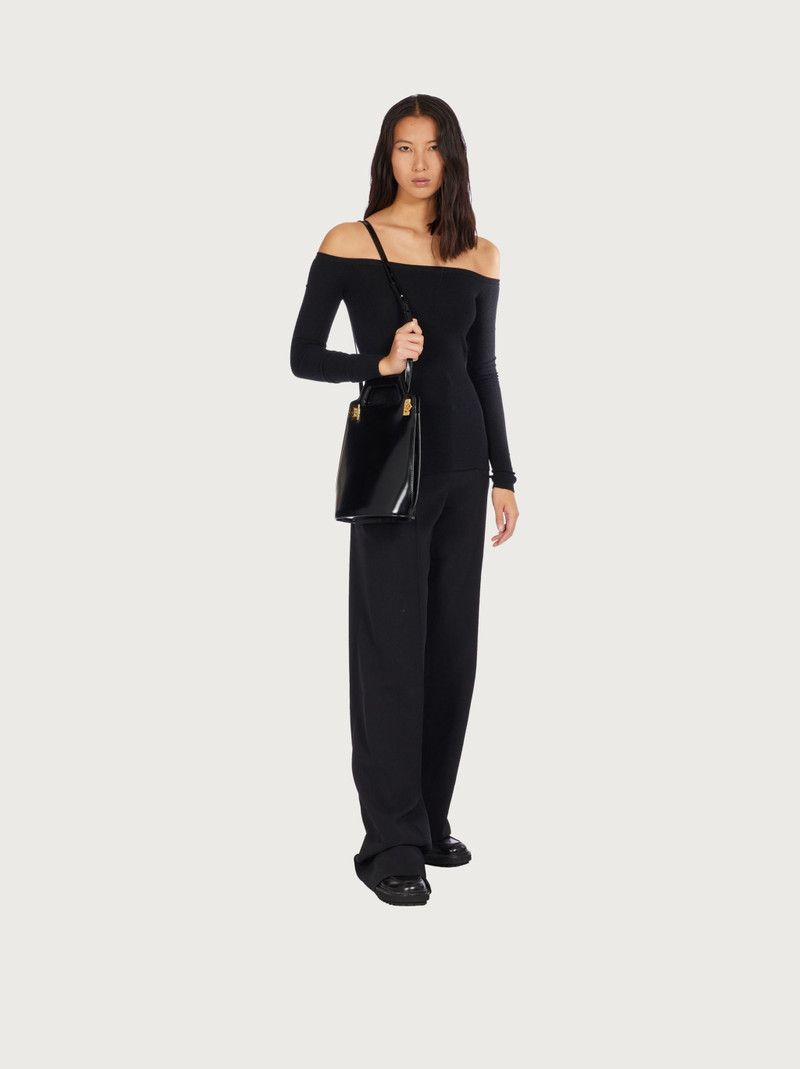 Wanda North-South top handle 3
