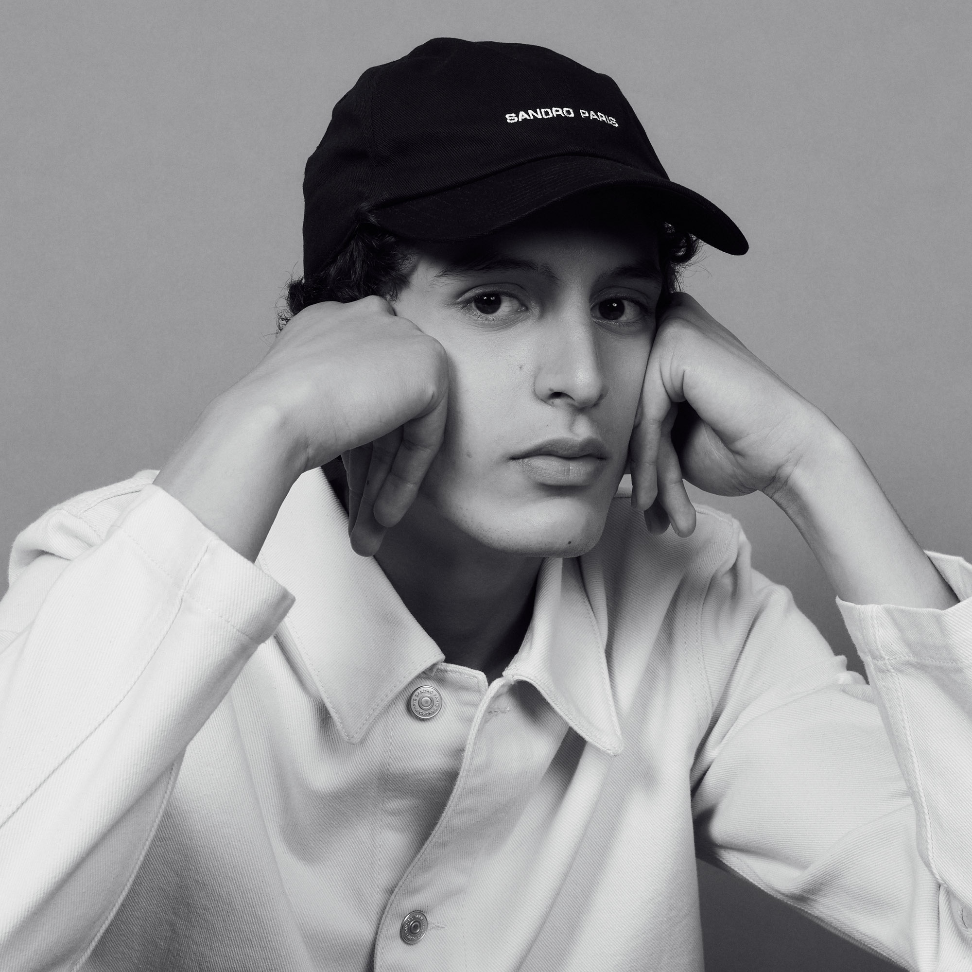 Cap with logo embroidery - 1