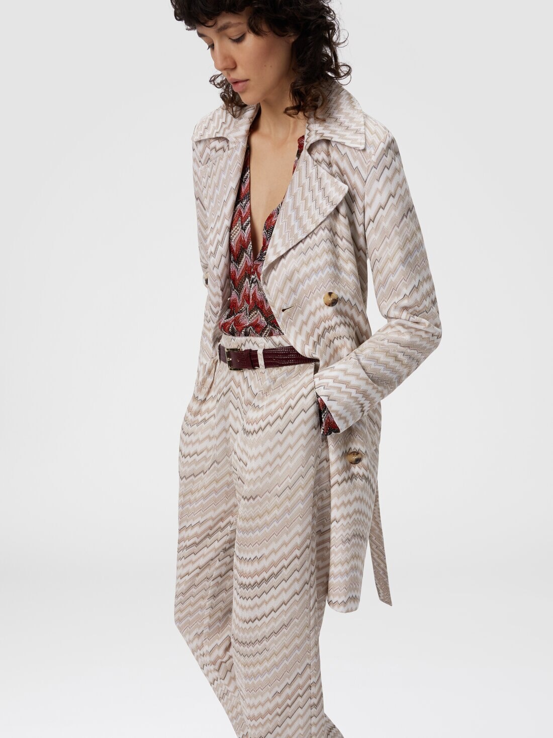 Double-Breasted Trench Coat with Wavy Zigzag Pattern - 4