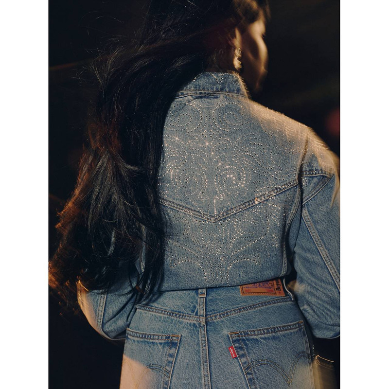 BEYONCÉ X LEVI’S® SHRUNKEN '90S TRUCKER JACKET 11