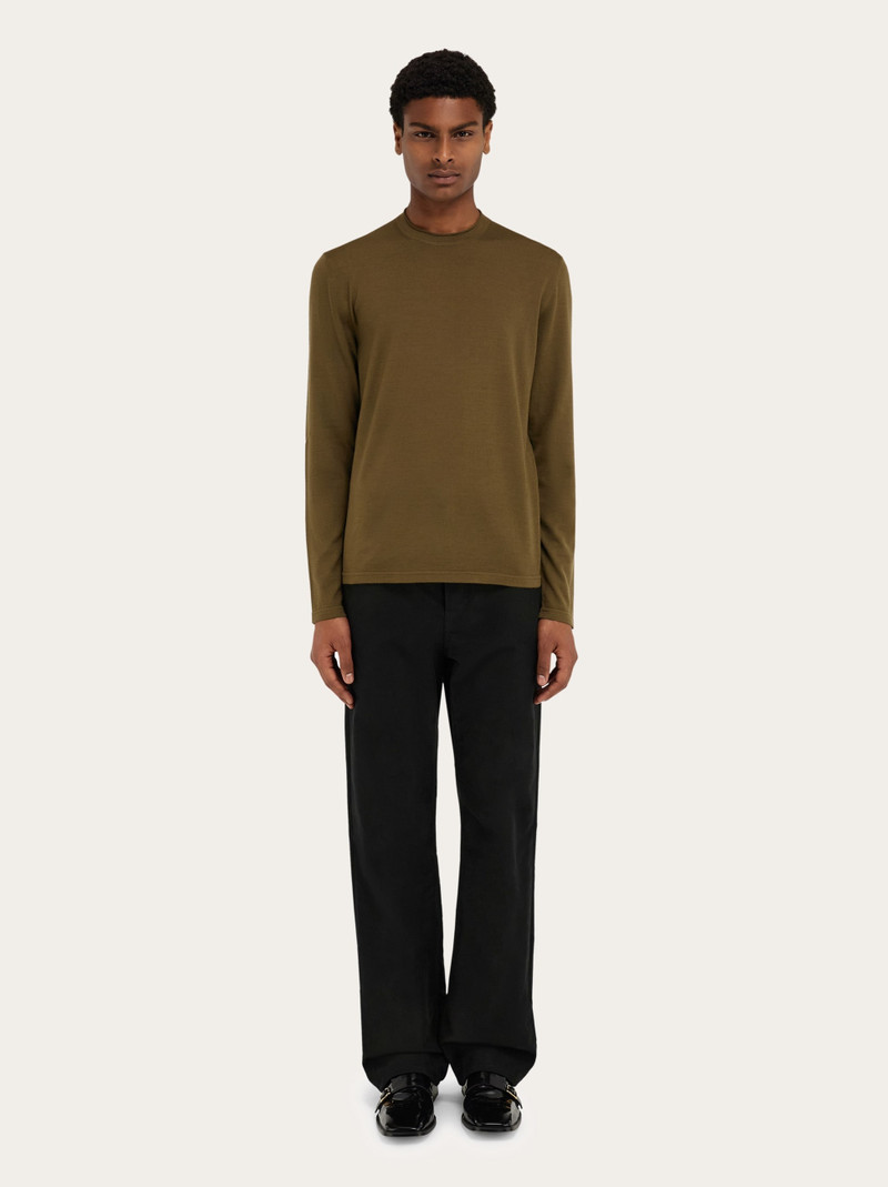 Light sweater with embroidered signature 6