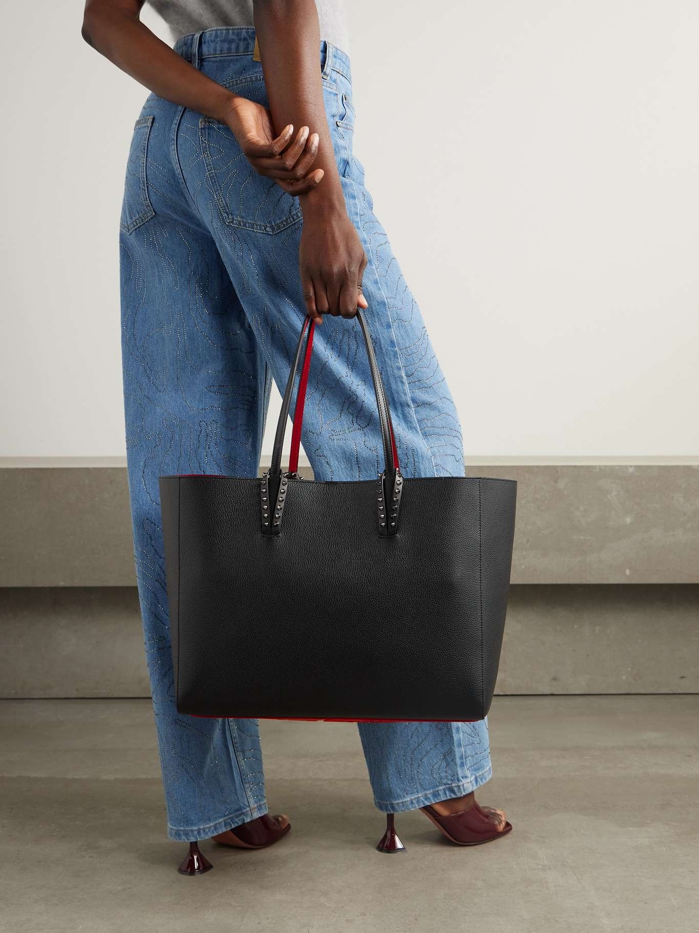 Cabata large studded textured-leather tote Black - 2