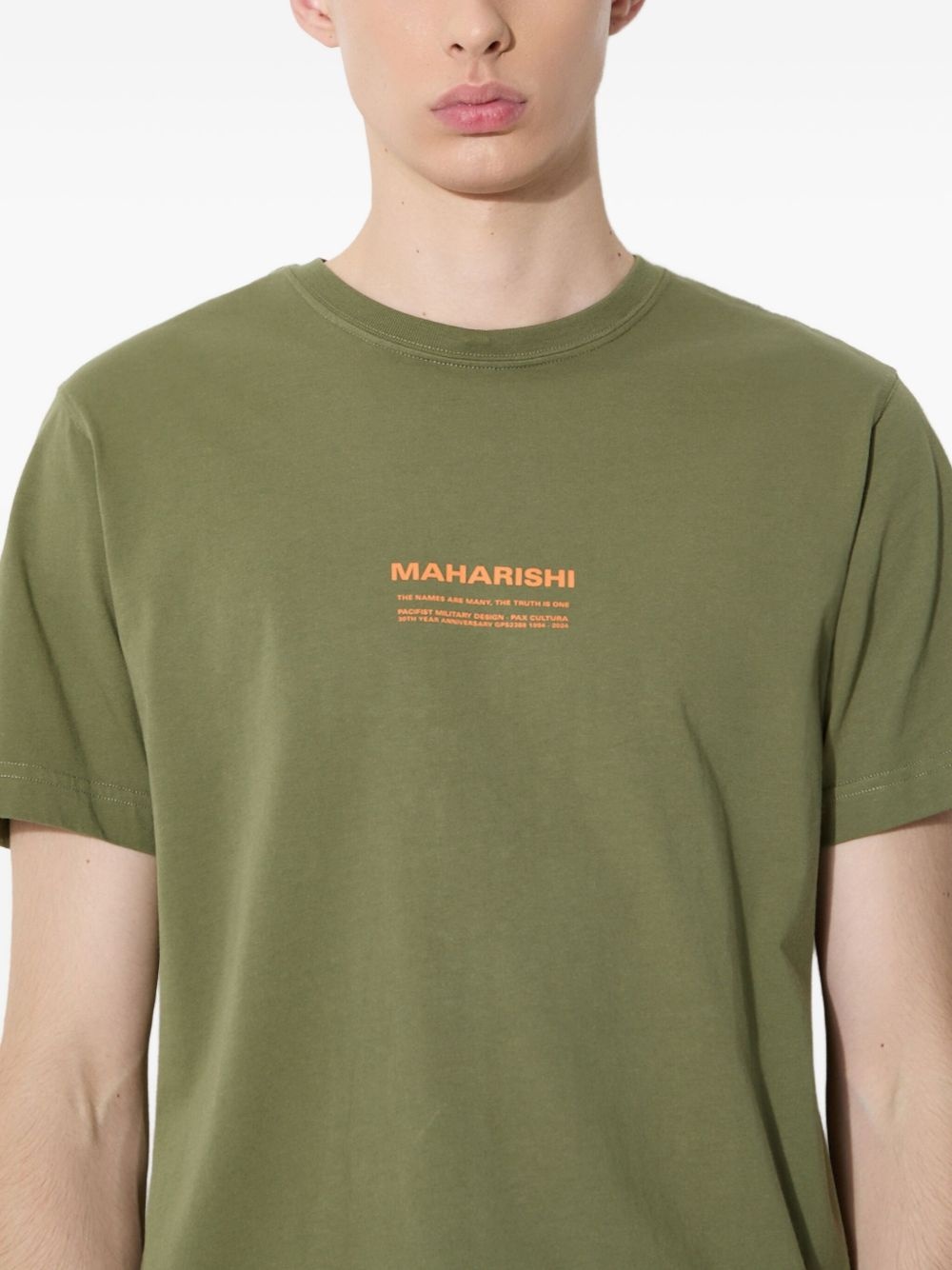 Aum logo-print T-shirt - 5