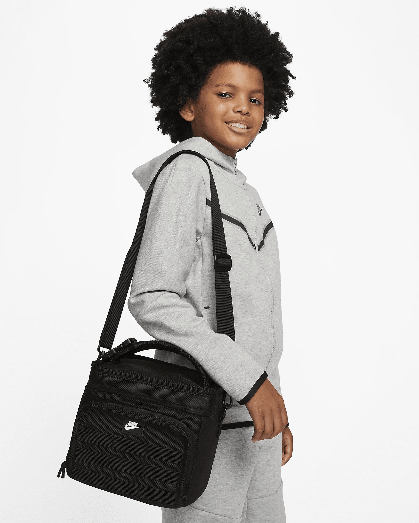 Nike Men's Futura Sportswear Lunch Tote Lunch Bag (6.75L) - 2