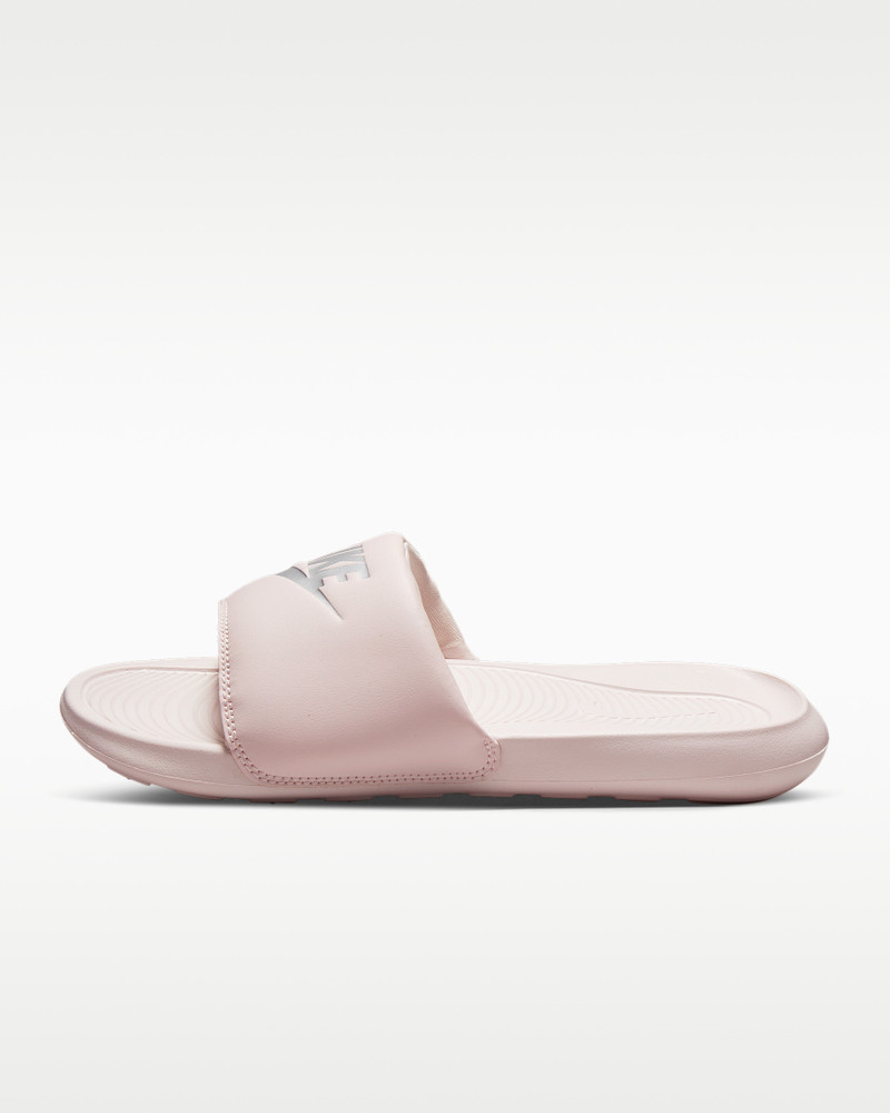 Nike Nike Victori One Women's Slides outlook