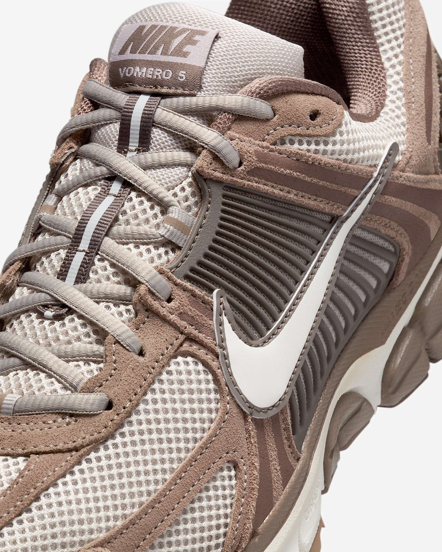 Nike Zoom Vomero 5 Men's Shoes - 7