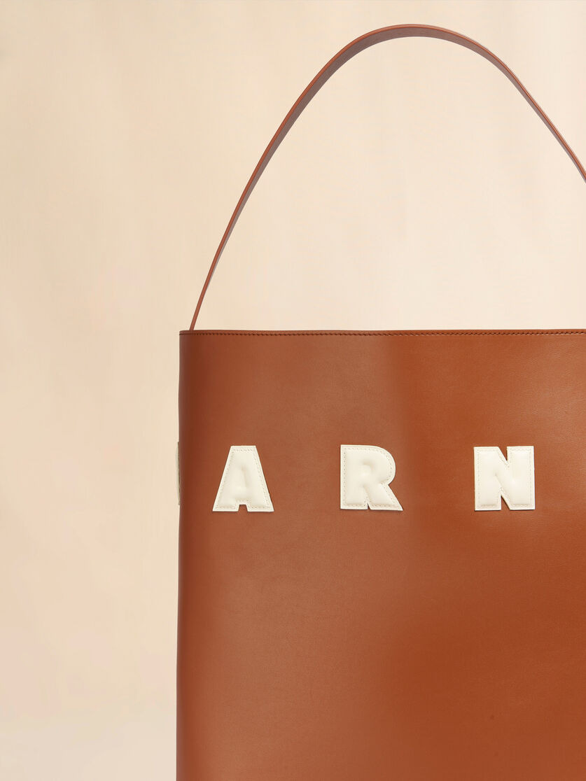 BROWN AND WHITE LEATHER MUSEO HOBO BAG WITH PATCHES - 5