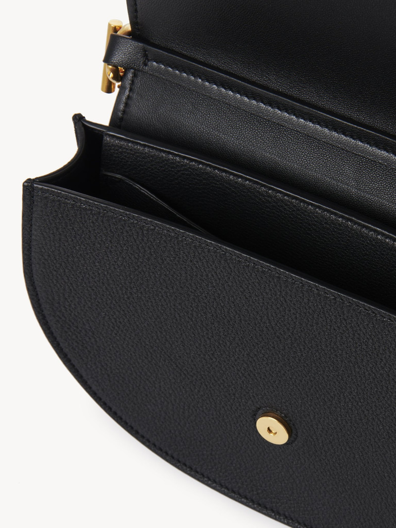 MARCIE CHAIN FLAP 부대 5
