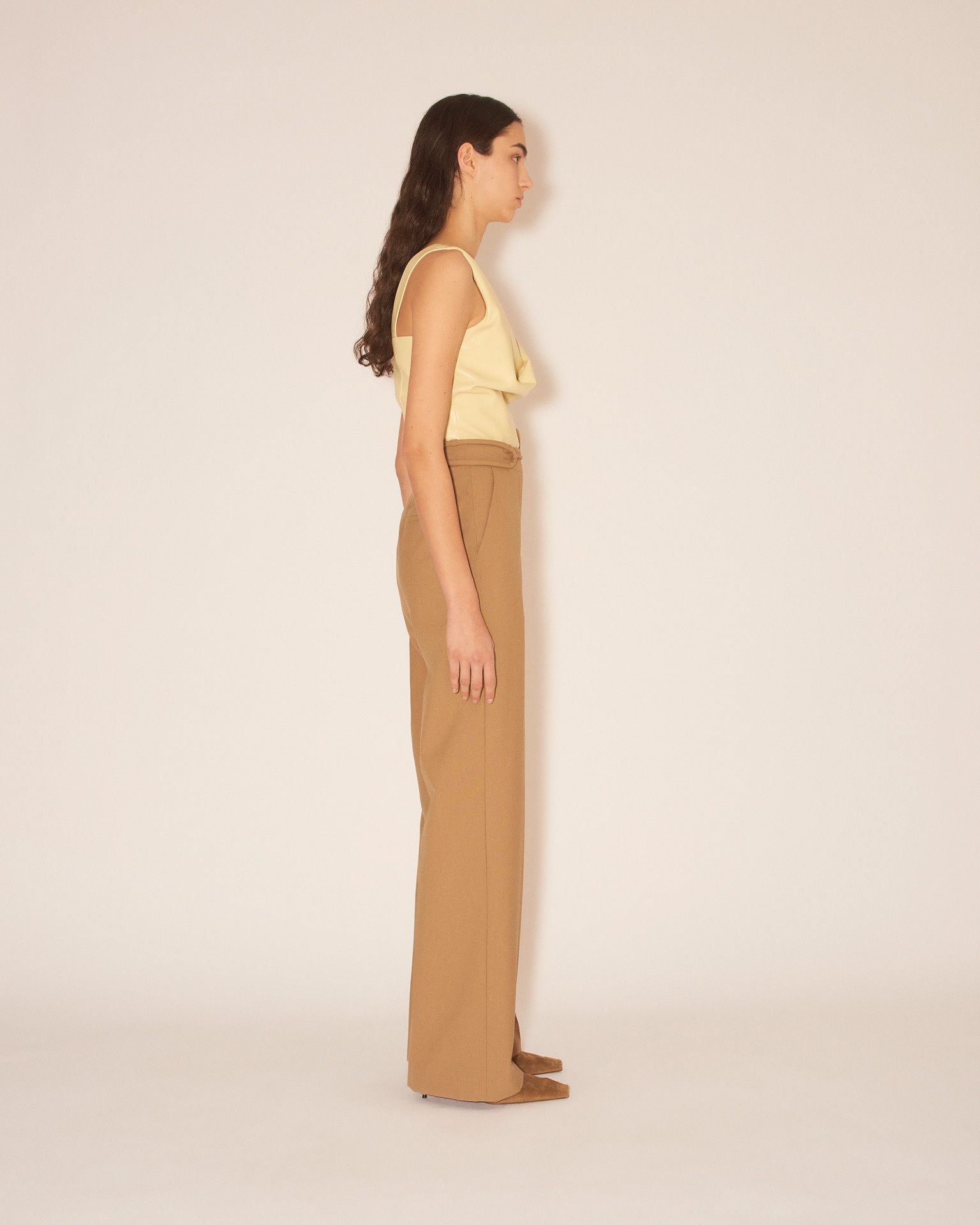 LICIA - Relaxed summer suiting with belt detail - Camel - 4