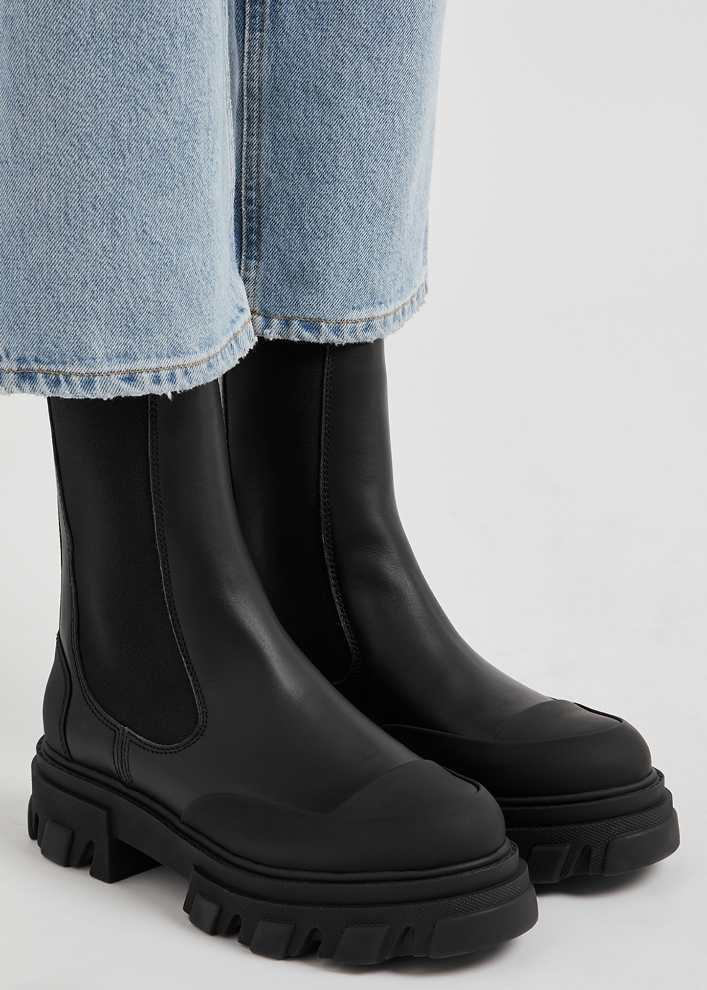 Black leather Chelsea boots - 5