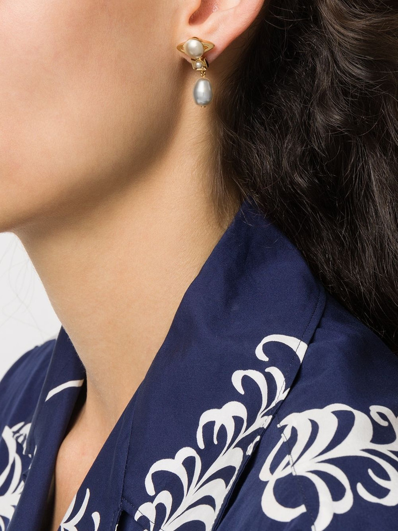 Vivienne Westwood Inass pearl earrings outlook