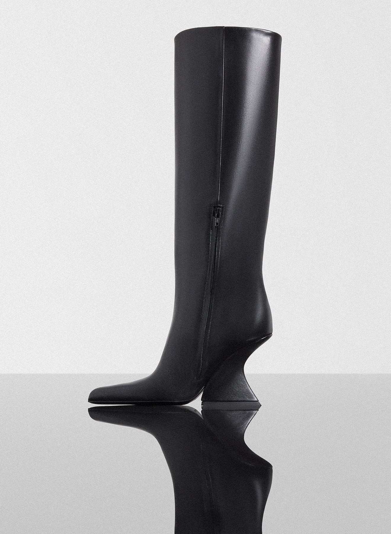 black curved heel knee-high boots - 2