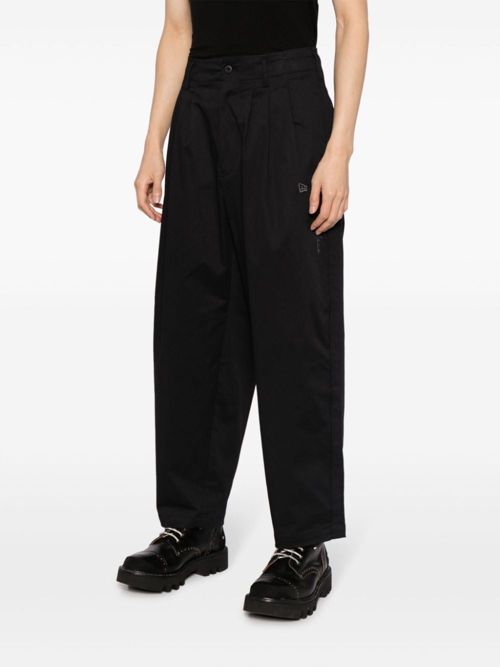 x New Era pleat-detail trousers - 3