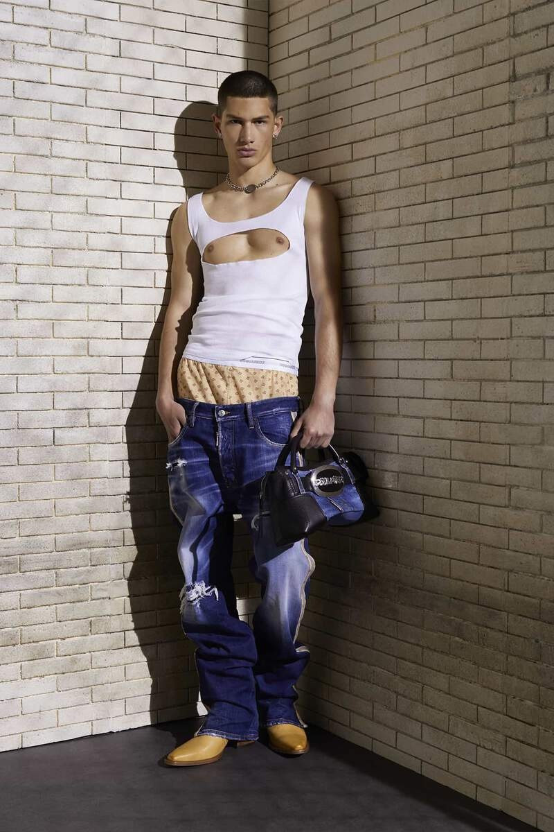 MEDIUM RIPPED KNEE WASH 642 JEANS 5