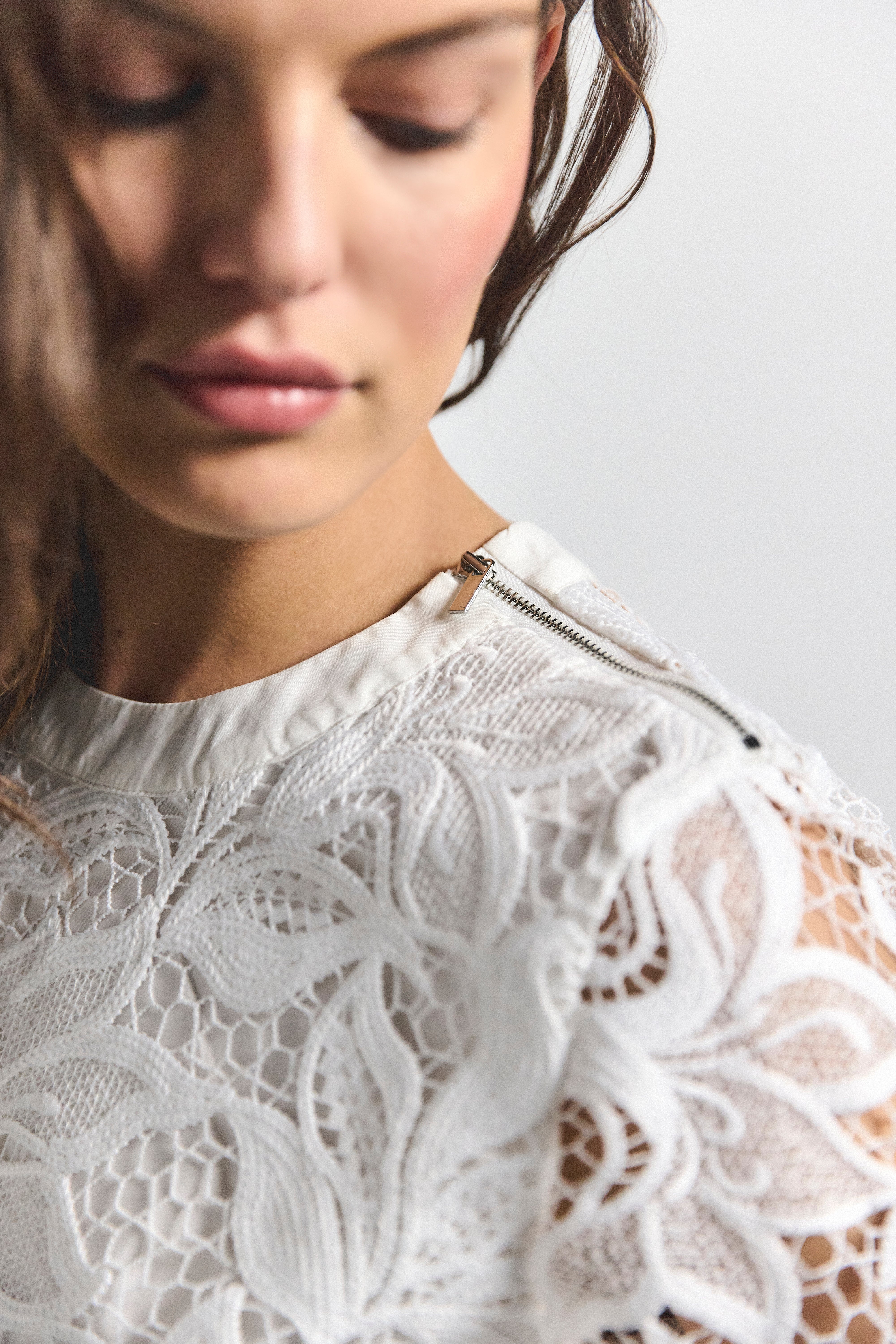 SAMARIA SHORT SLEEVE LACE TOP - 3