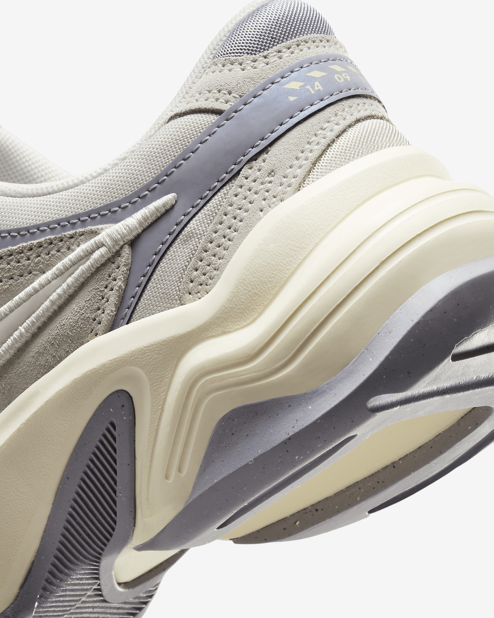 Nike AL8 Women's Shoes - 8