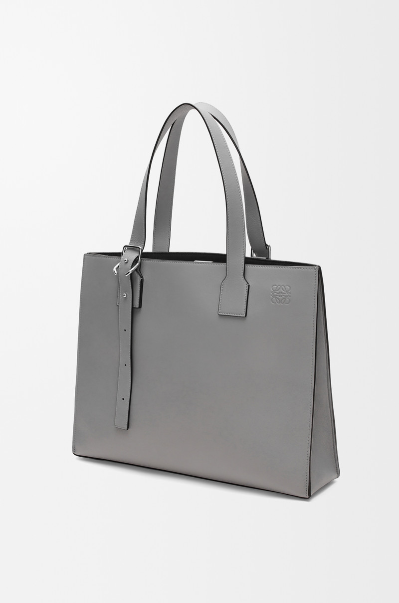 Buckle Horizontal Tote in classic calfskin 3