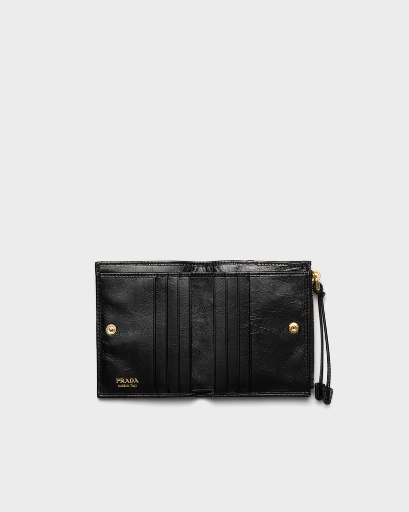 Prada Small leather wallet outlook