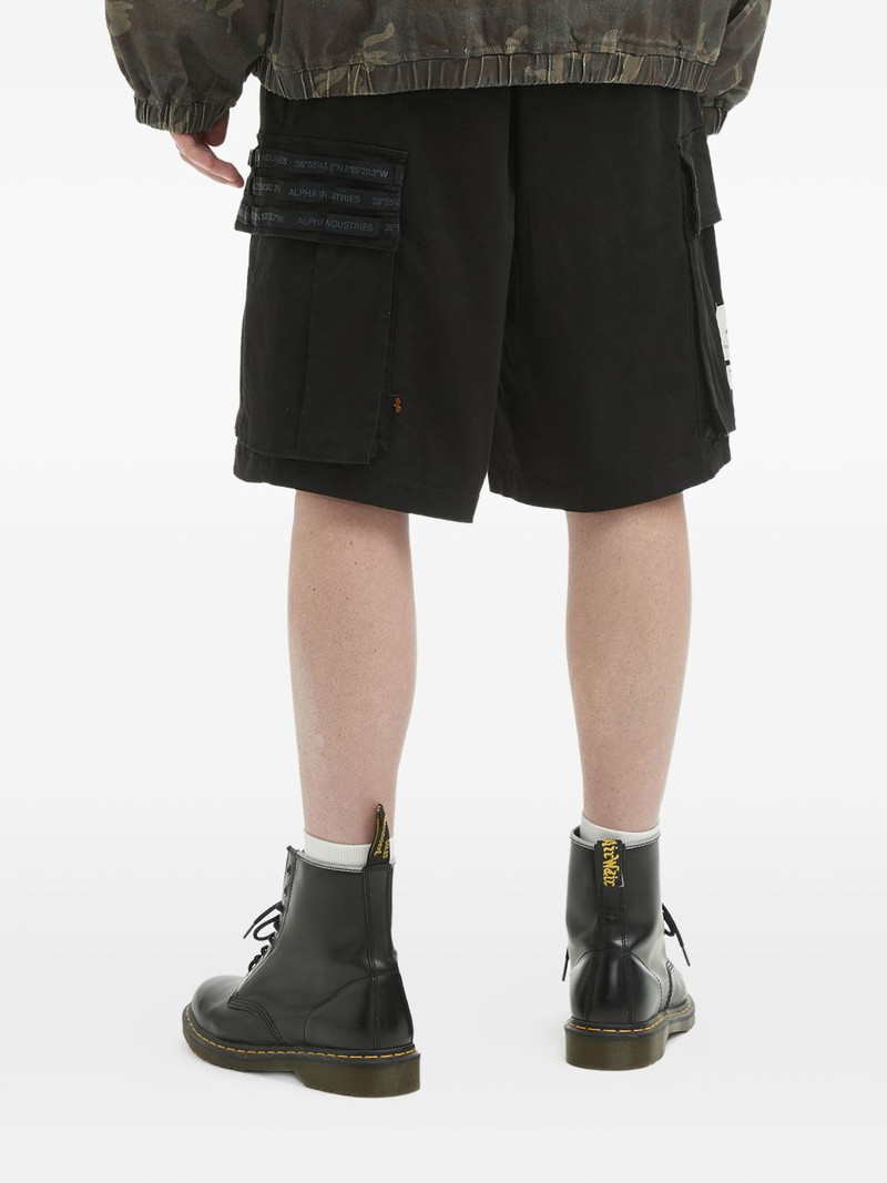 cargo-pocket label-detail shorts 4