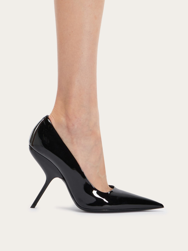FERRAGAMO Eva pump outlook